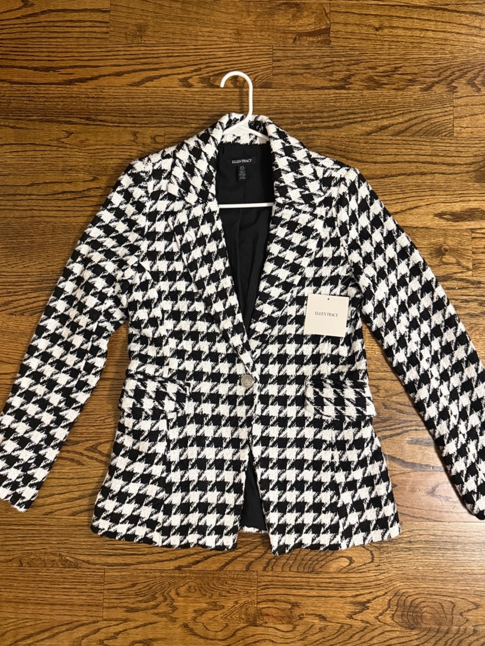 Ellen Tracy Black and White Houndstooth Blazer